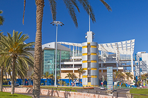 El Muelle shopping centre in Las Palmas