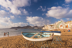 The Peña de la Vieja section of Las Canteras beach