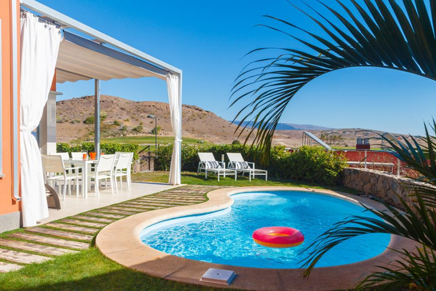 Salobre golf resort villa and swimming pool