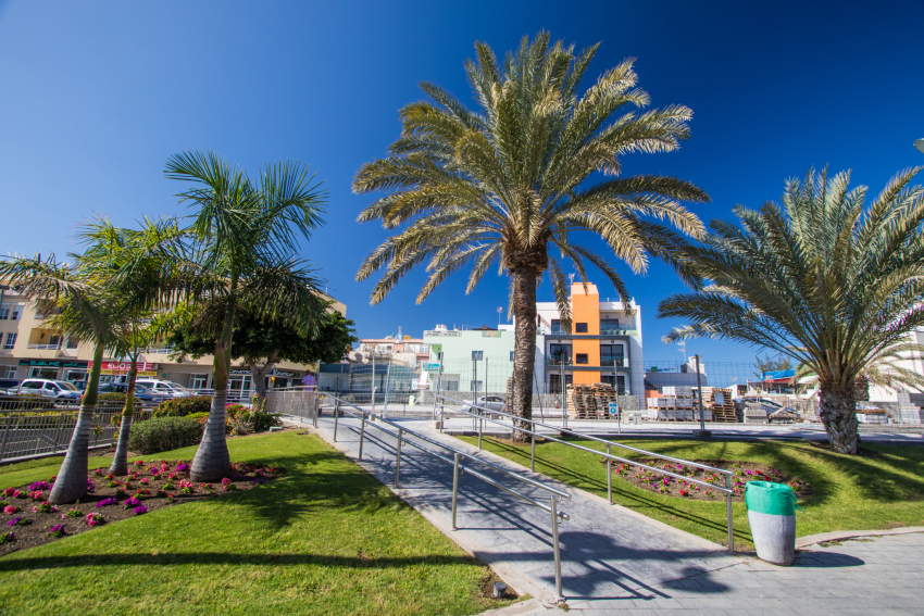 Arguineguin is on most of south Gran Canaria&#039;s bus routes